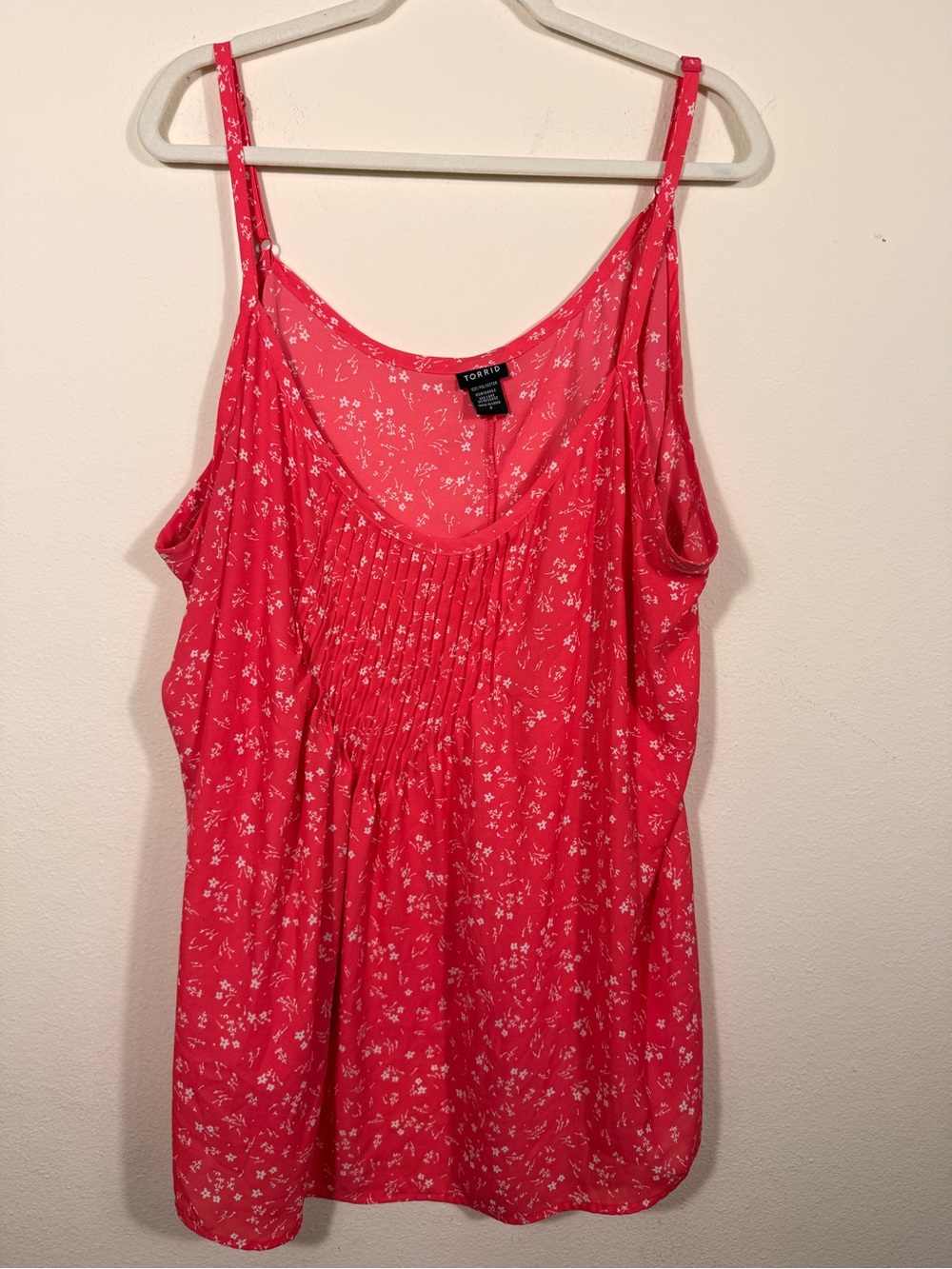torrid coral-pink floral pintuck camisole size 4